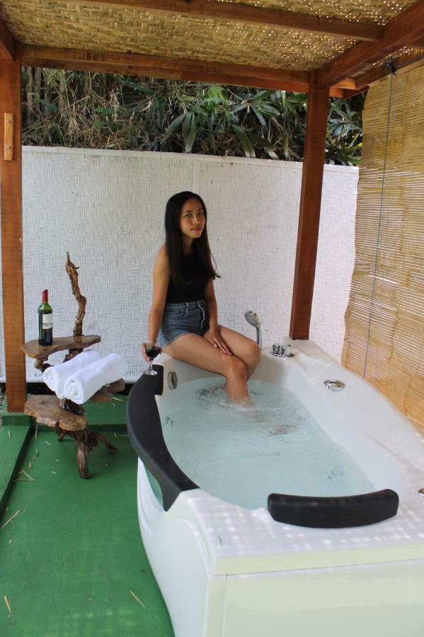 White Creative Villa Campuhan Ubud Eksteriør billede